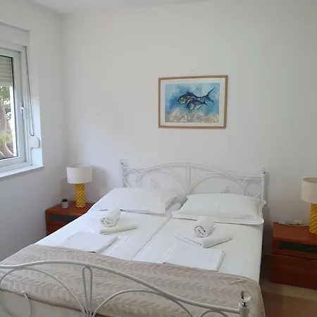 Inas Place Apartment