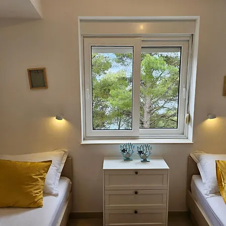 Inas Place Baška Voda