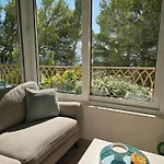 Inas Place *