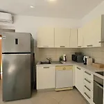 Apartment Inas Place *